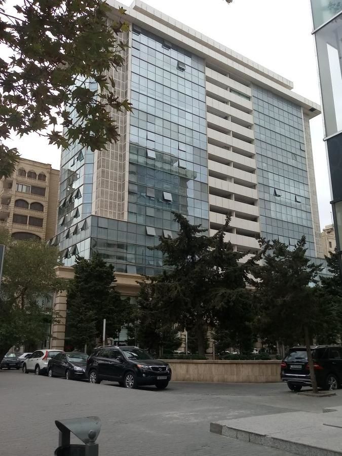 Апартаменты Apartment on Uzeyir Gadjibeyli Street Formula 1 Баку-18
